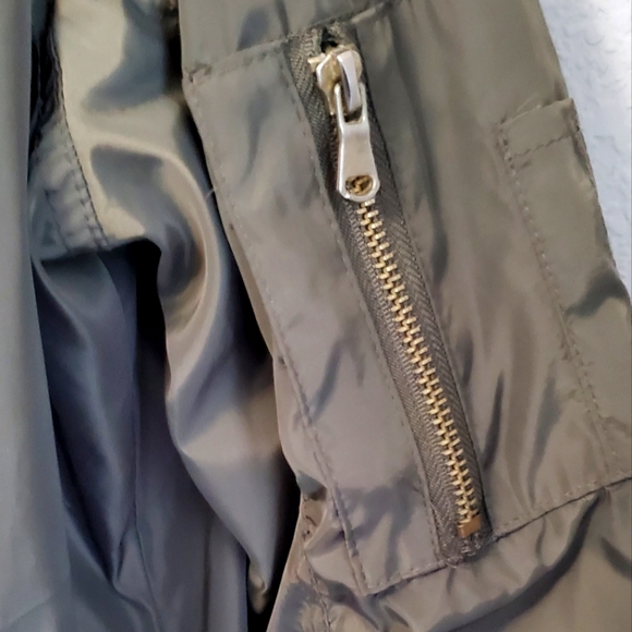 New Look Army Green Bomber Jacket - Picture 4 of 8